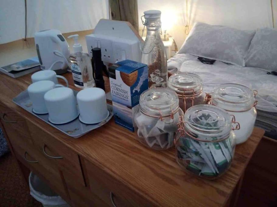 Hotel Cox Hill Glamping Badger Truro Exterior foto