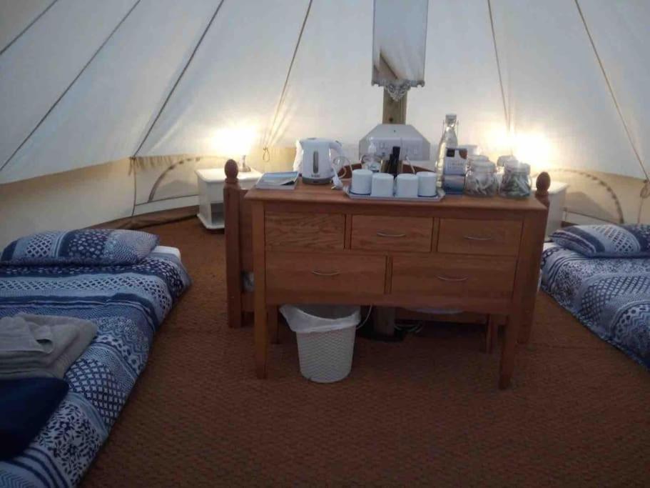 Hotel Cox Hill Glamping Badger Truro Exterior foto