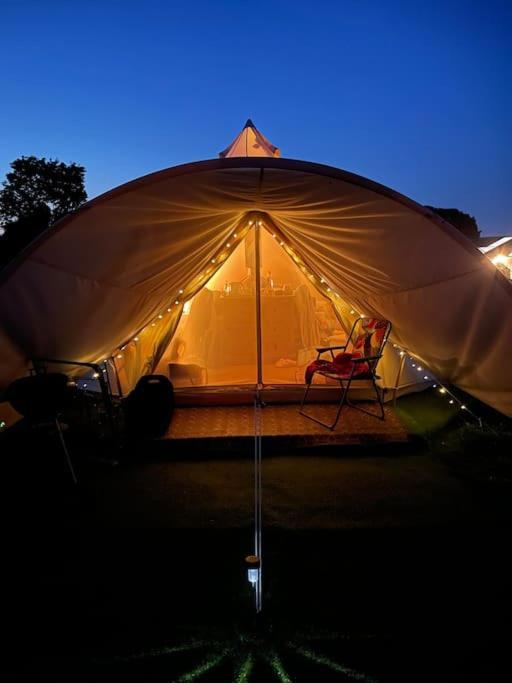 Hotel Cox Hill Glamping Badger Truro Exterior foto