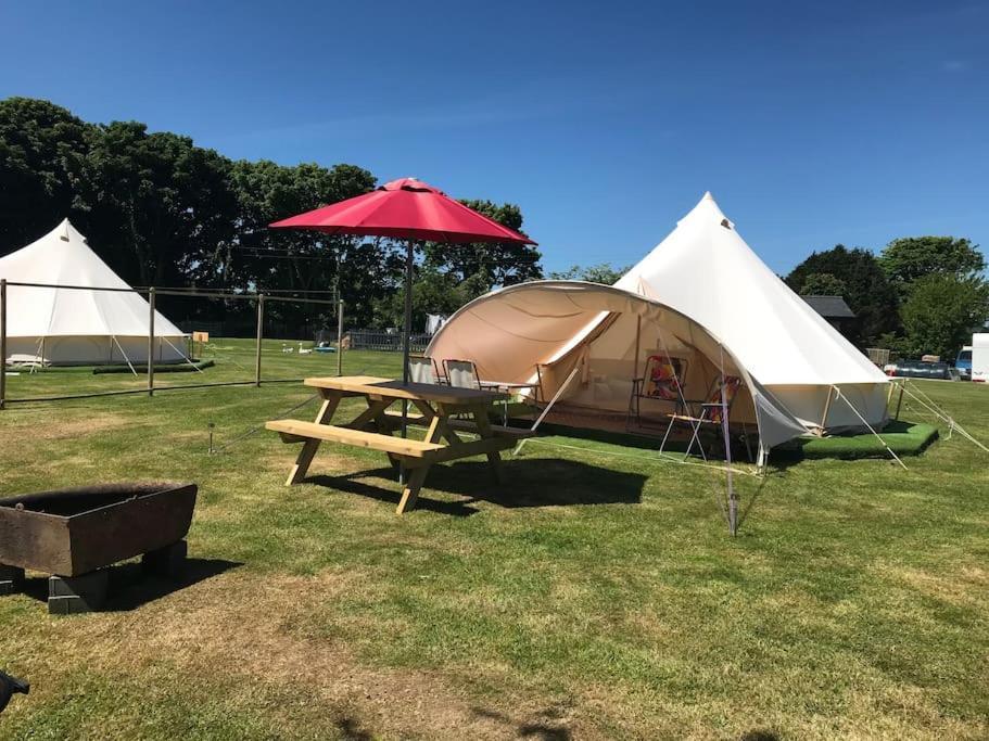 Hotel Cox Hill Glamping Badger Truro Exterior foto